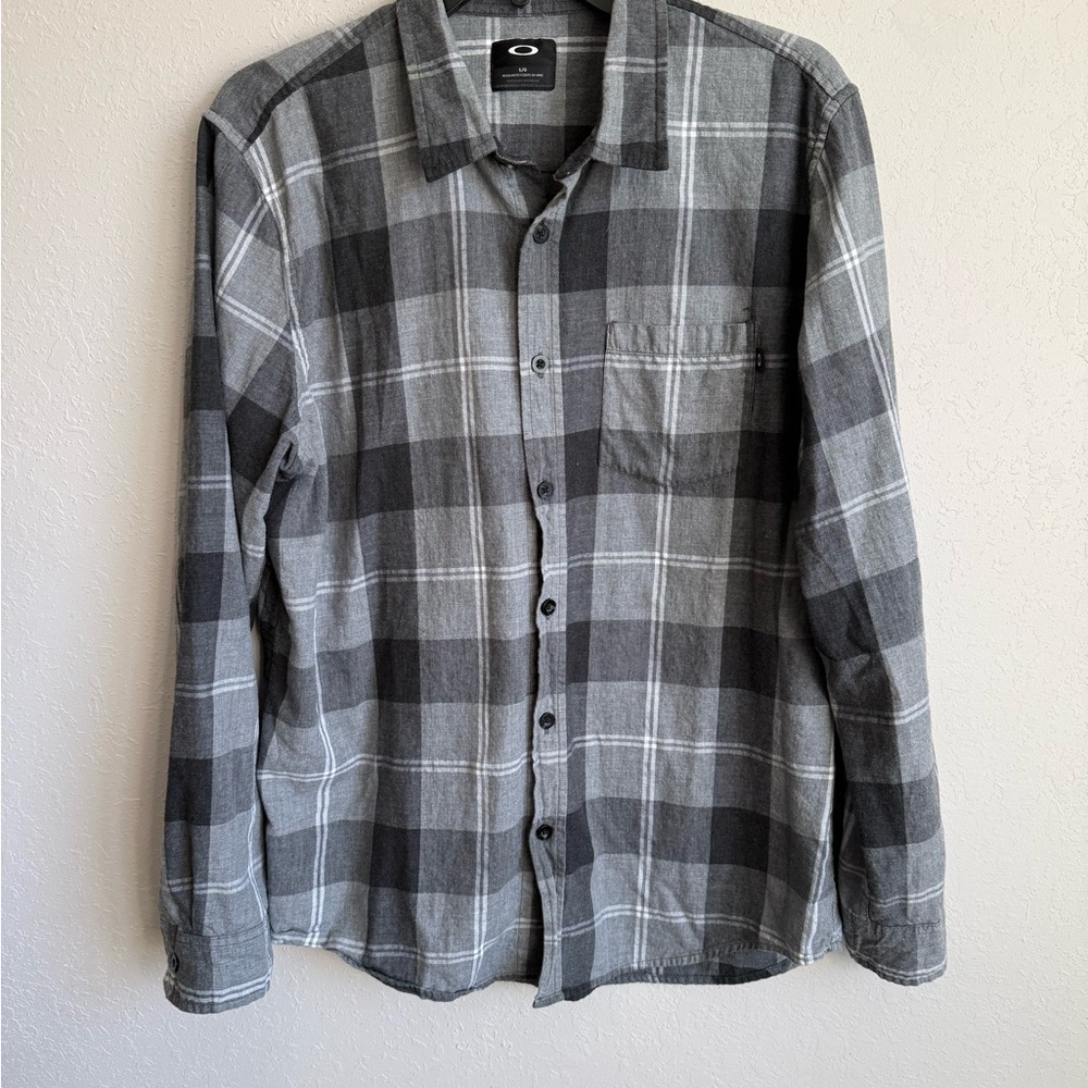 Men’s L Black and Gray Flannel Regular Fit Casual Long Sleeve Button Up